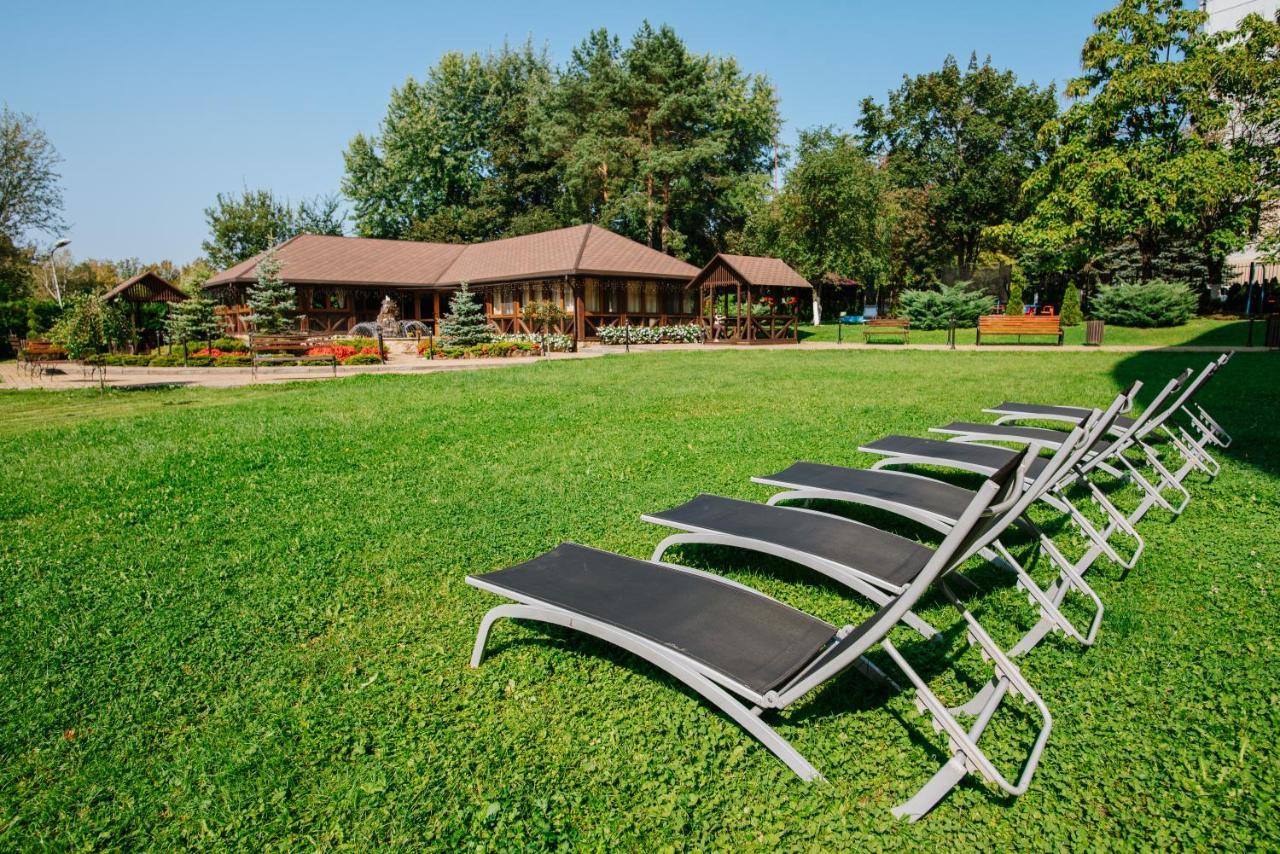 Apart-Hotel Chale Graal Truskavec' Esterno foto