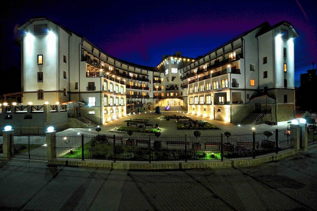 Apart-Hotel Chale Graal Truskavec' Esterno foto