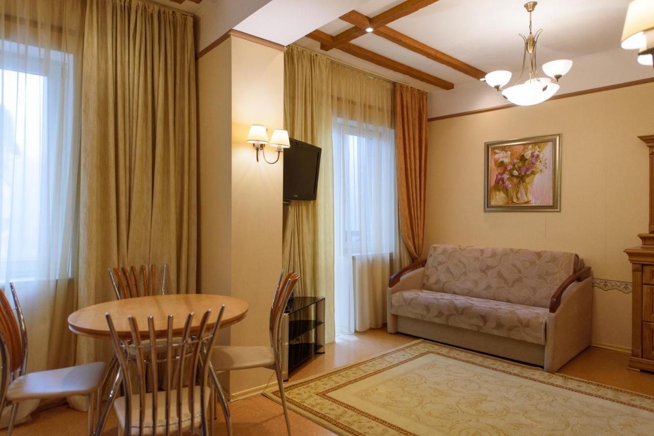 Apart-Hotel Chale Graal Truskavec' Esterno foto