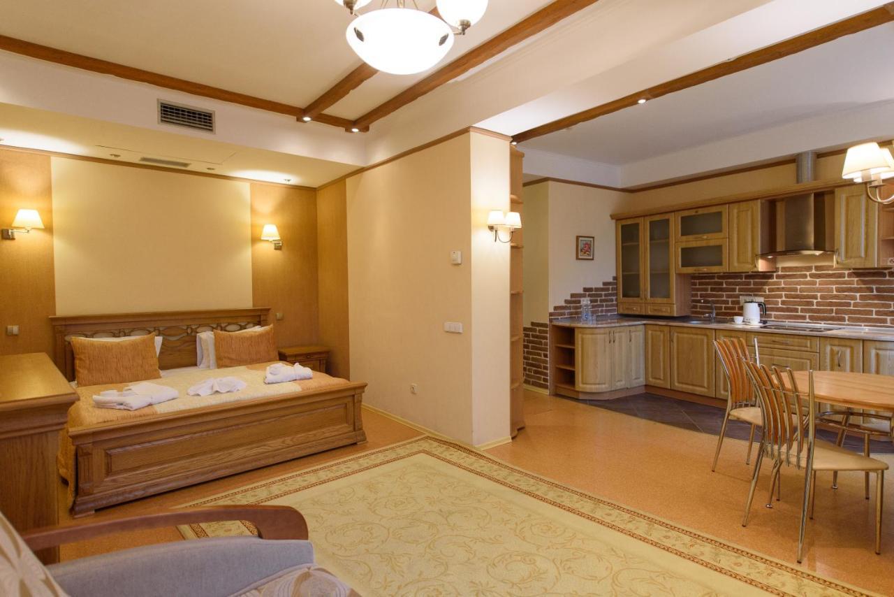 Apart-Hotel Chale Graal Truskavec' Esterno foto
