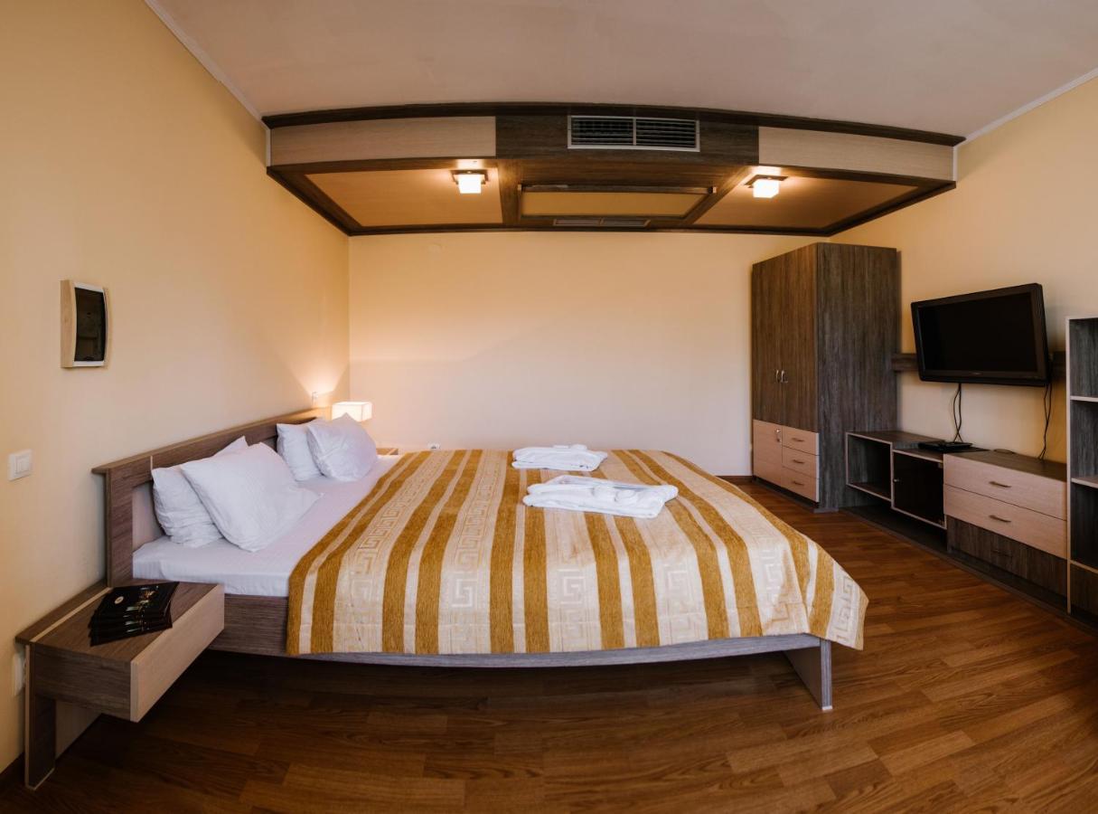 Apart-Hotel Chale Graal Truskavec' Esterno foto