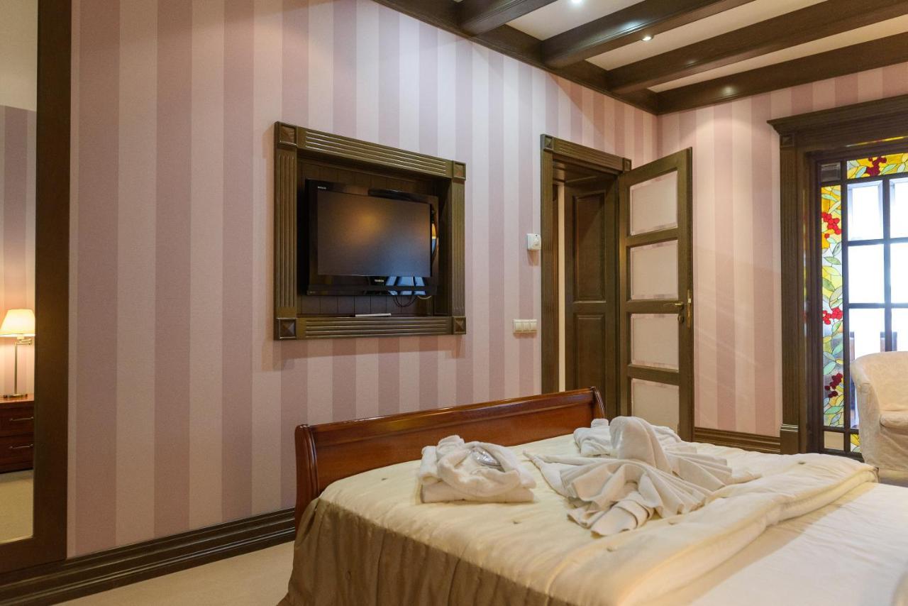 Apart-Hotel Chale Graal Truskavec' Esterno foto