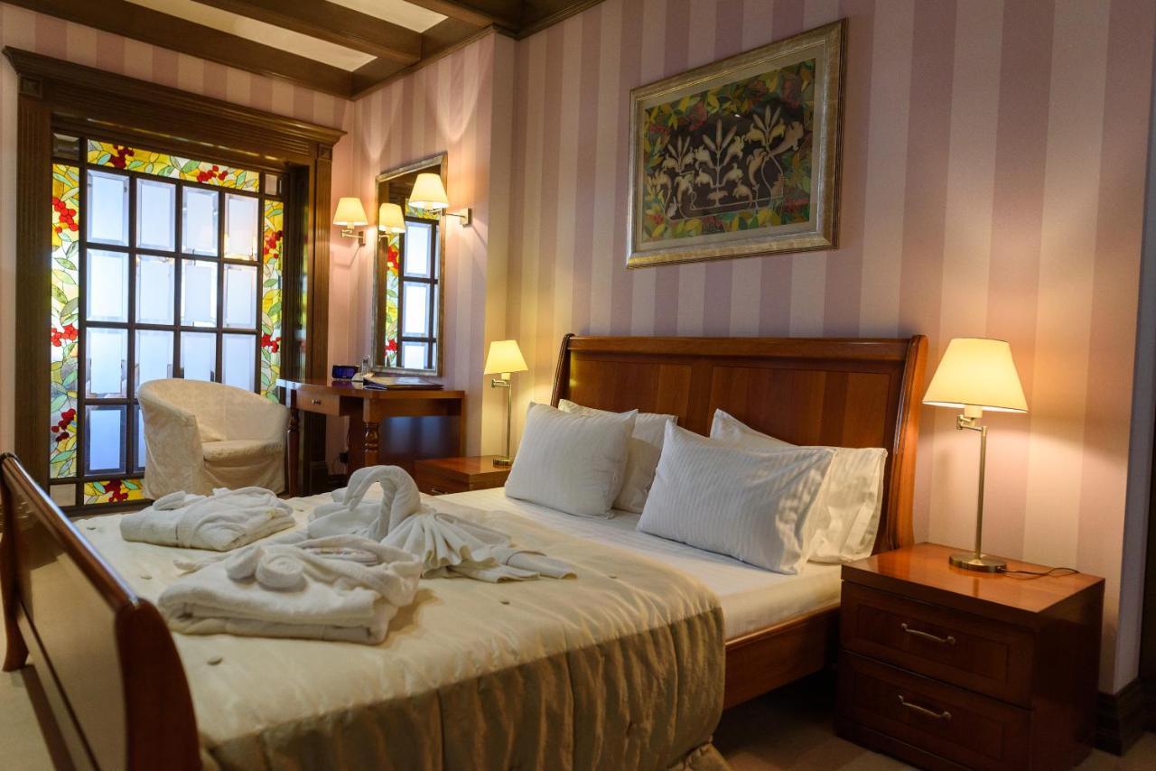 Apart-Hotel Chale Graal Truskavec' Esterno foto