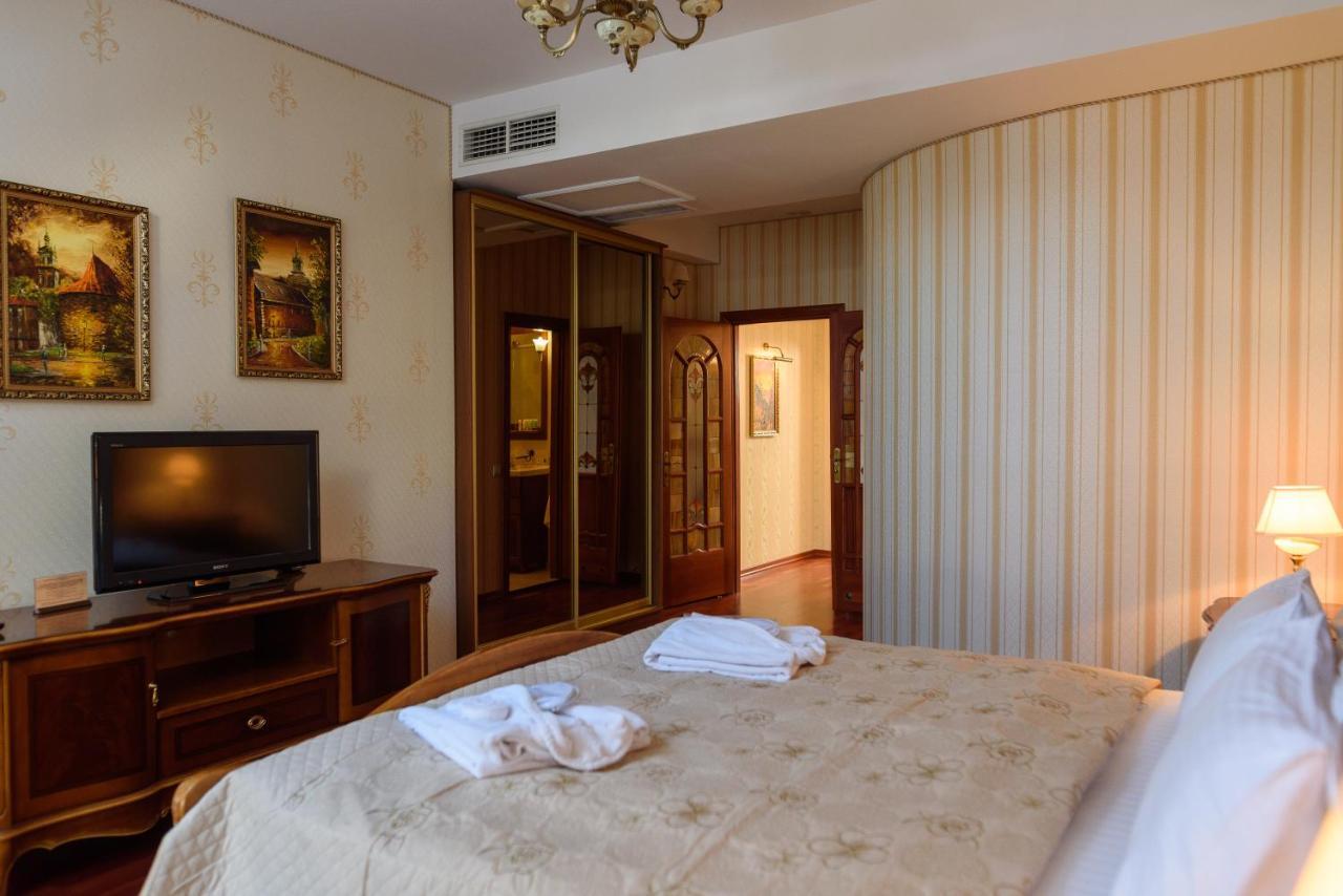 Apart-Hotel Chale Graal Truskavec' Esterno foto