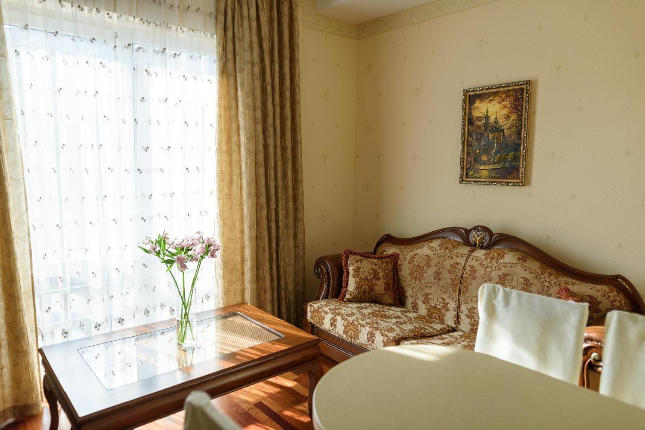 Apart-Hotel Chale Graal Truskavec' Esterno foto